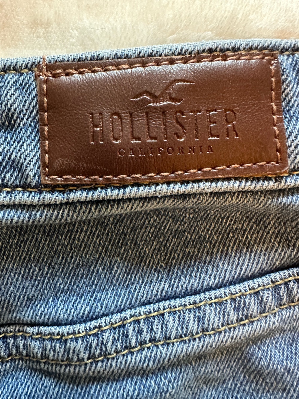 Hollister Ultra High-Rise Dad Jean - Vintage Stretch - Size 5R (W27 L31) - Picture 6 of 7